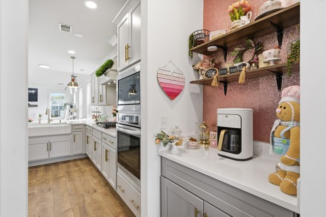 224 Cornice Dr, La Vergne, TN 37086