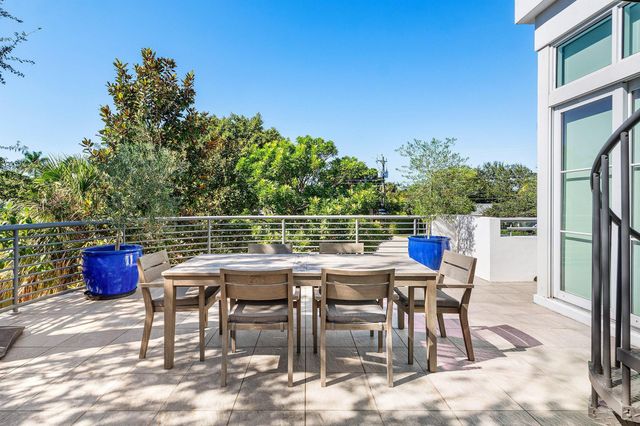 226 Palm Court, Delray Beach, FL 33444