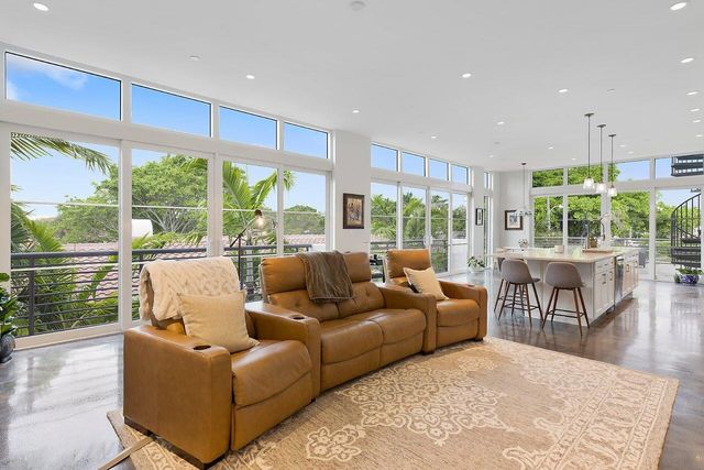 226 Palm Court, Delray Beach, FL 33444