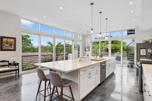 226 Palm Court, Delray Beach, FL 33444