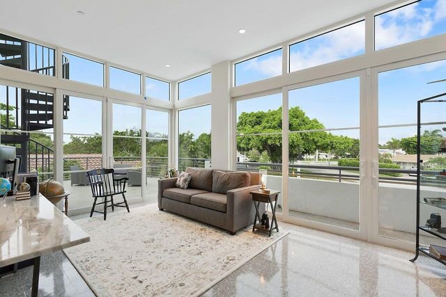 226 Palm Court, Delray Beach, FL 33444