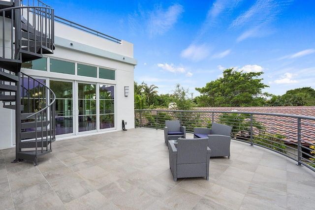 226 Palm Court, Delray Beach, FL 33444