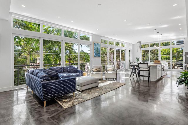 226 Palm Court, Delray Beach, FL 33444