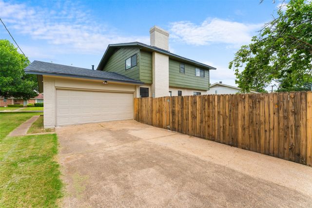 1429 Brook Valley Place, Dallas, TX 75232