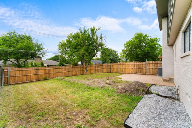 1429 Brook Valley Place, Dallas, TX 75232