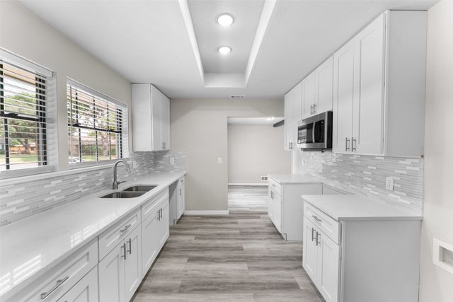 1429 Brook Valley Place, Dallas, TX 75232