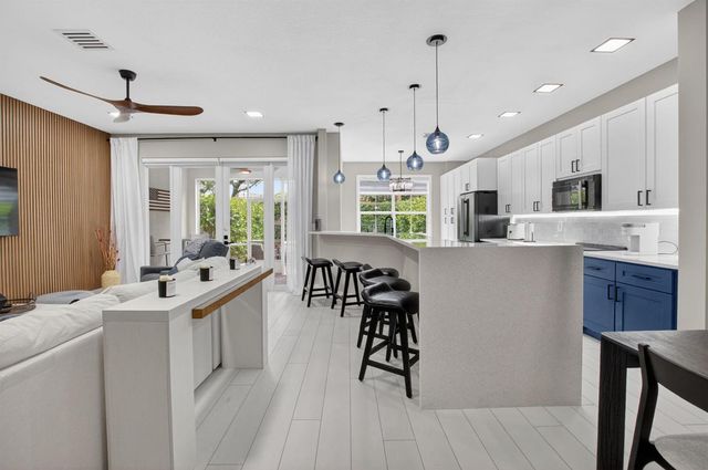 124 Las Brisas Circle, Hypoluxo, FL 33462