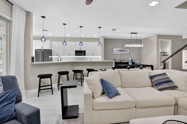 124 Las Brisas Circle, Hypoluxo, FL 33462