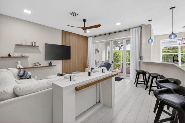 124 Las Brisas Circle, Hypoluxo, FL 33462
