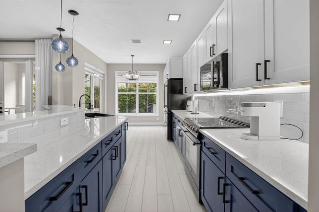 124 Las Brisas Circle, Hypoluxo, FL 33462