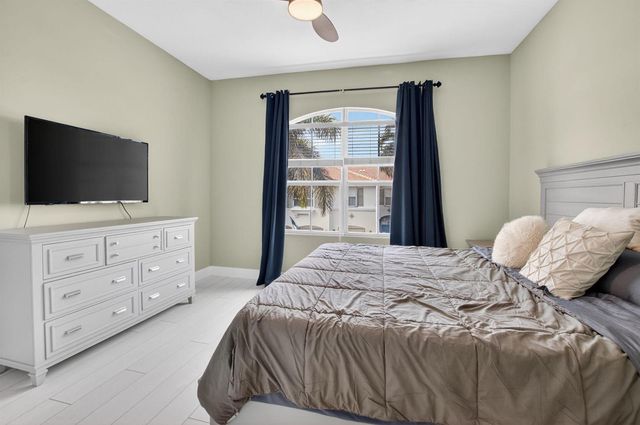 124 Las Brisas Circle, Hypoluxo, FL 33462