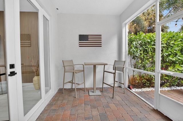 124 Las Brisas Circle, Hypoluxo, FL 33462