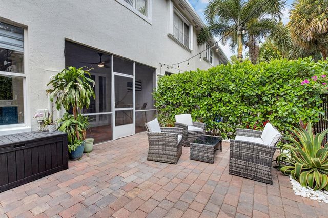 124 Las Brisas Circle, Hypoluxo, FL 33462