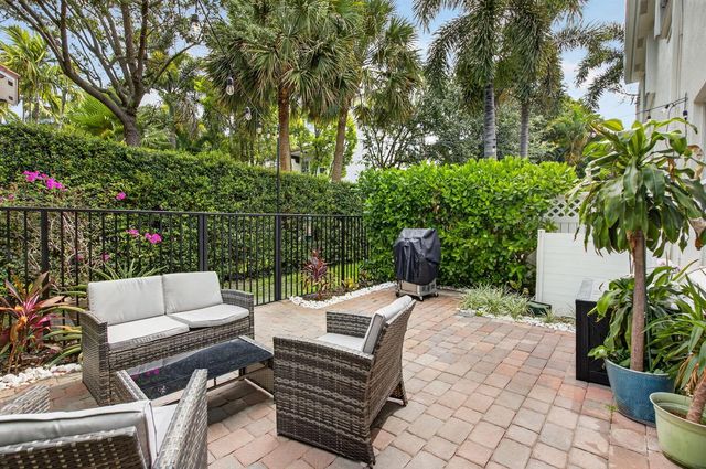 124 Las Brisas Circle, Hypoluxo, FL 33462