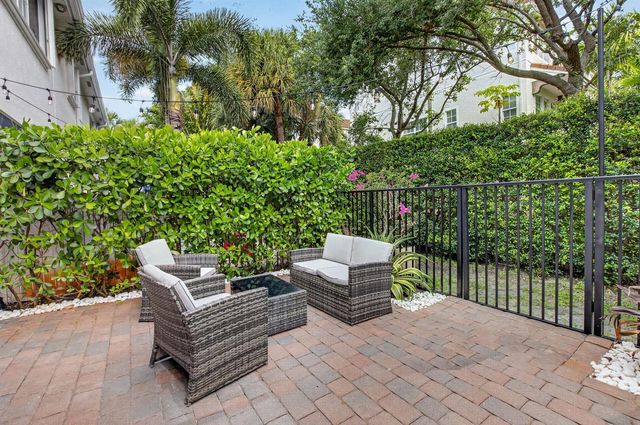 124 Las Brisas Circle, Hypoluxo, FL 33462