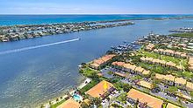 124 Las Brisas Circle, Hypoluxo, FL 33462
