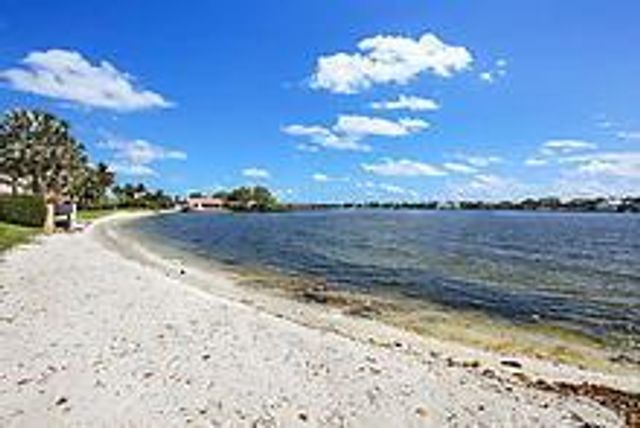 124 Las Brisas Circle, Hypoluxo, FL 33462