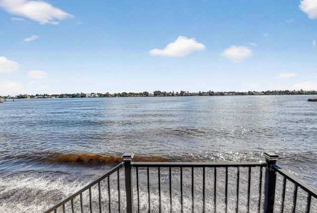 124 Las Brisas Circle, Hypoluxo, FL 33462