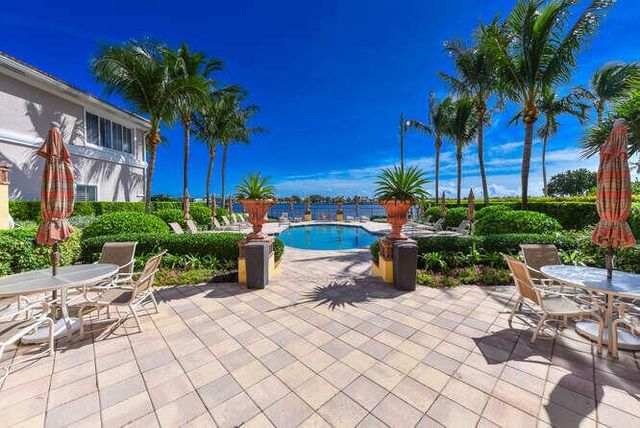 124 Las Brisas Circle, Hypoluxo, FL 33462