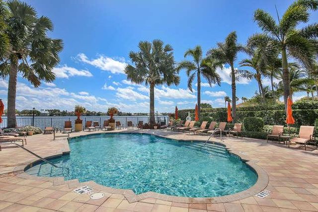 124 Las Brisas Circle, Hypoluxo, FL 33462