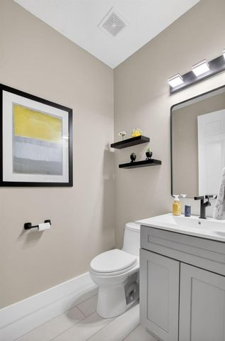 124 Las Brisas Circle, Hypoluxo, FL 33462