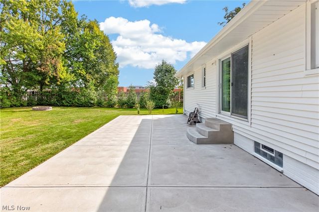 8247 Fairlane Drive, Macedonia, OH 44056