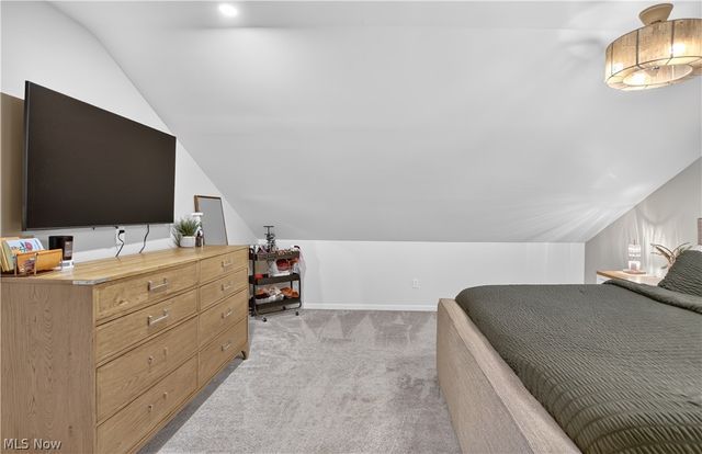 8247 Fairlane Drive, Macedonia, OH 44056