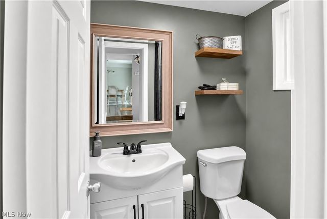 8247 Fairlane Drive, Macedonia, OH 44056