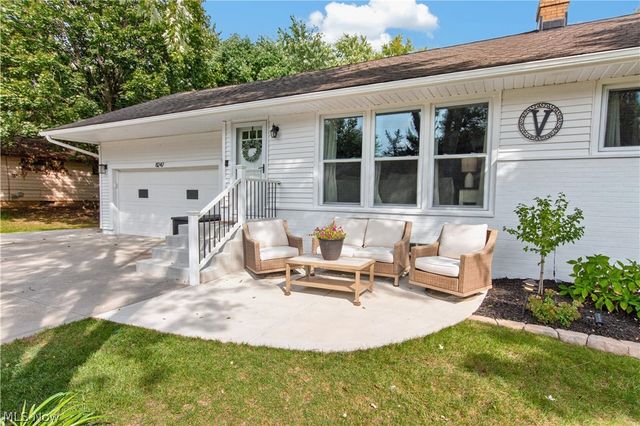 8247 Fairlane Drive, Macedonia, OH 44056