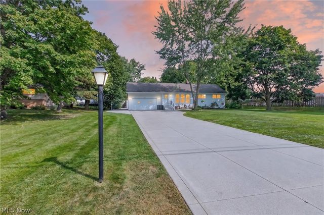 8247 Fairlane Drive, Macedonia, OH 44056