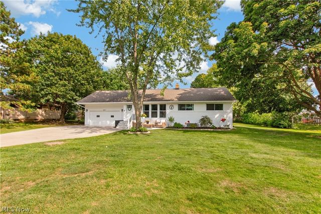 8247 Fairlane Drive, Macedonia, OH 44056