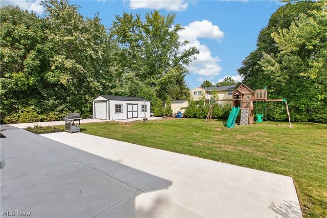 8247 Fairlane Drive, Macedonia, OH 44056
