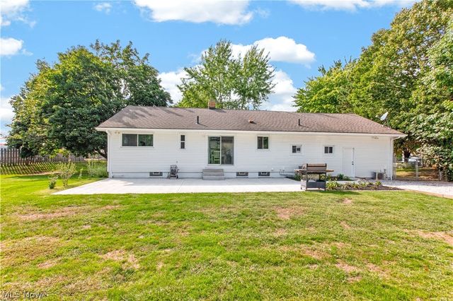 8247 Fairlane Drive, Macedonia, OH 44056