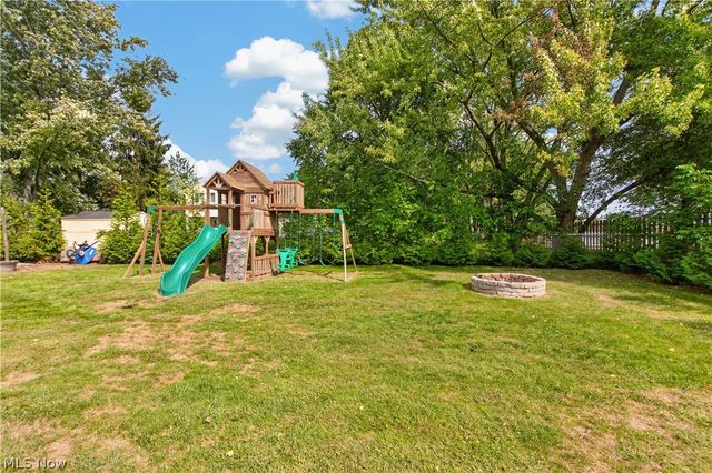 8247 Fairlane Drive, Macedonia, OH 44056
