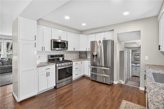 8247 Fairlane Drive, Macedonia, OH 44056