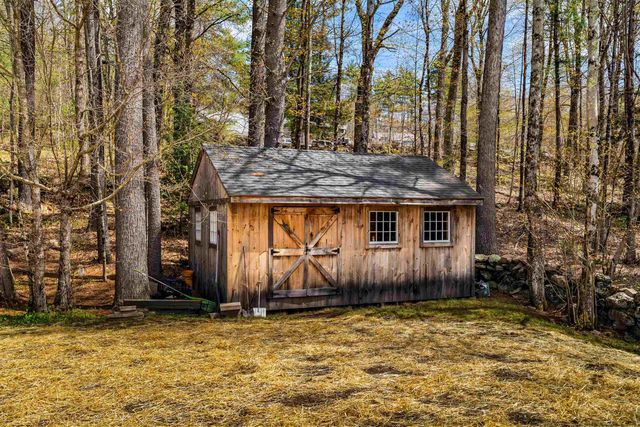 52 Newman Wilson Road, Weare, NH 03281