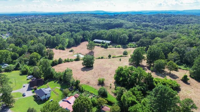 8014 Bork Memorial Drive, Ooltewah, TN 37363