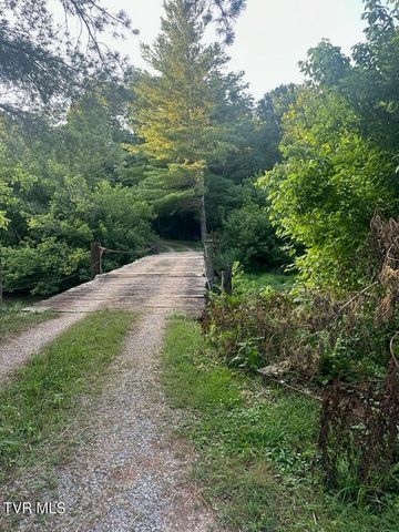 223 Gun Smoke Drive, Nickelsville, VA 24271