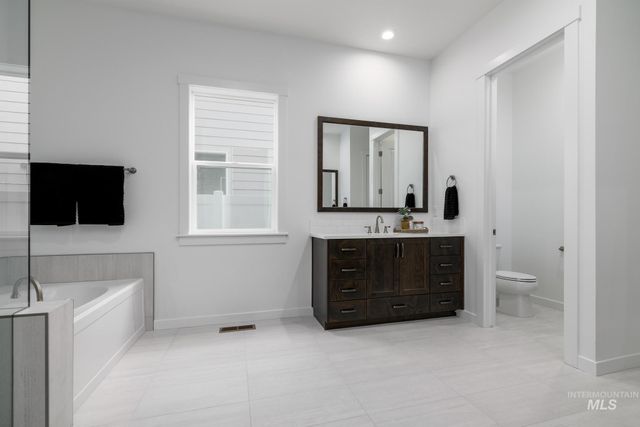 8652 Wingspread Way, Meridian, ID 83642