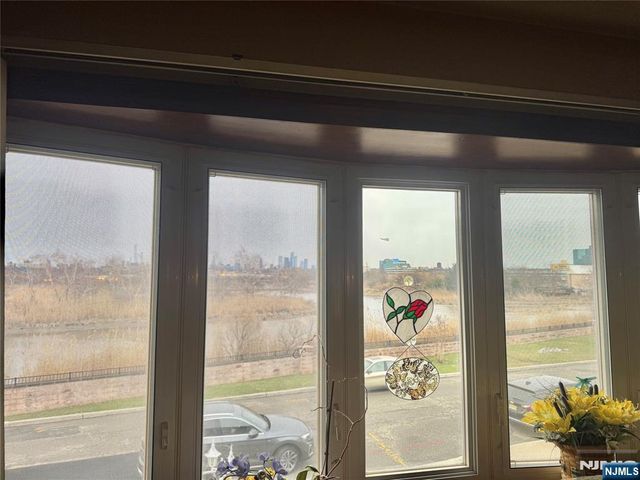 1033 Park Drive, Secaucus, NJ 07094