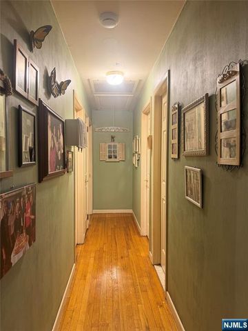 1033 Park Drive, Secaucus, NJ 07094