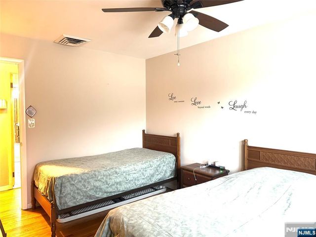 1033 Park Drive, Secaucus, NJ 07094