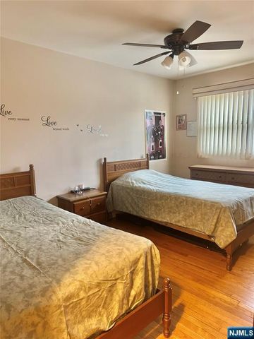 1033 Park Drive, Secaucus, NJ 07094