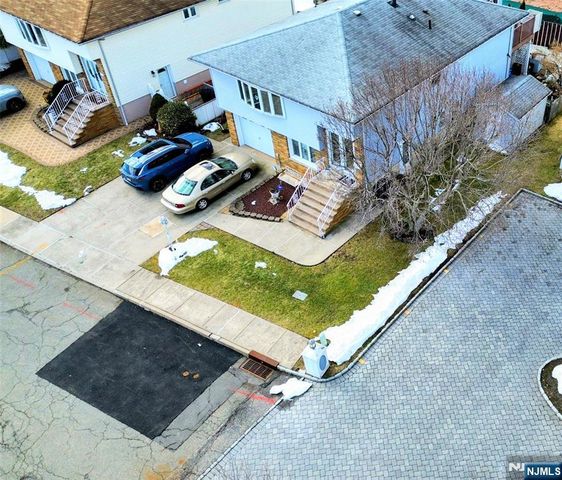 1033 Park Drive, Secaucus, NJ 07094