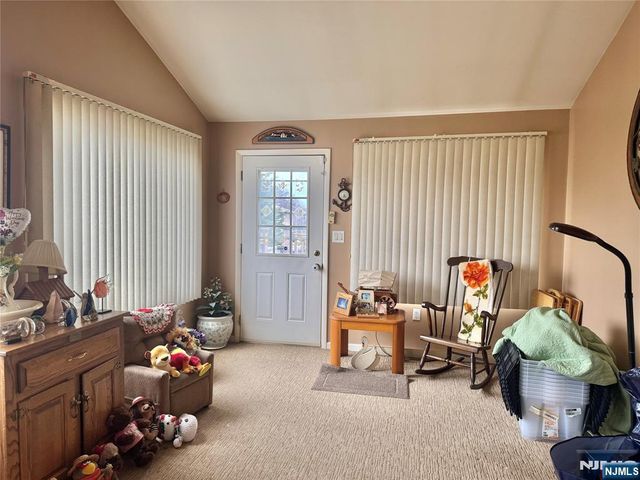 1033 Park Drive, Secaucus, NJ 07094