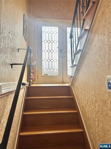 1033 Park Drive, Secaucus, NJ 07094