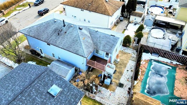 1033 Park Drive, Secaucus, NJ 07094