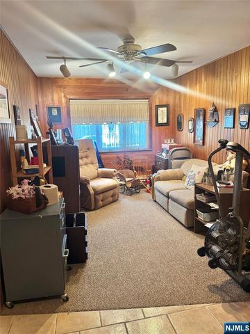 1033 Park Drive, Secaucus, NJ 07094