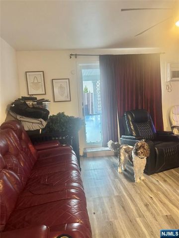 1033 Park Drive, Secaucus, NJ 07094