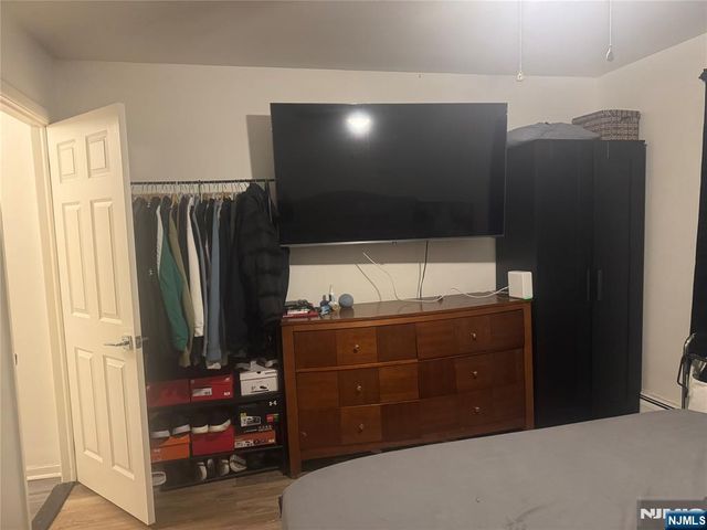 1033 Park Drive, Secaucus, NJ 07094